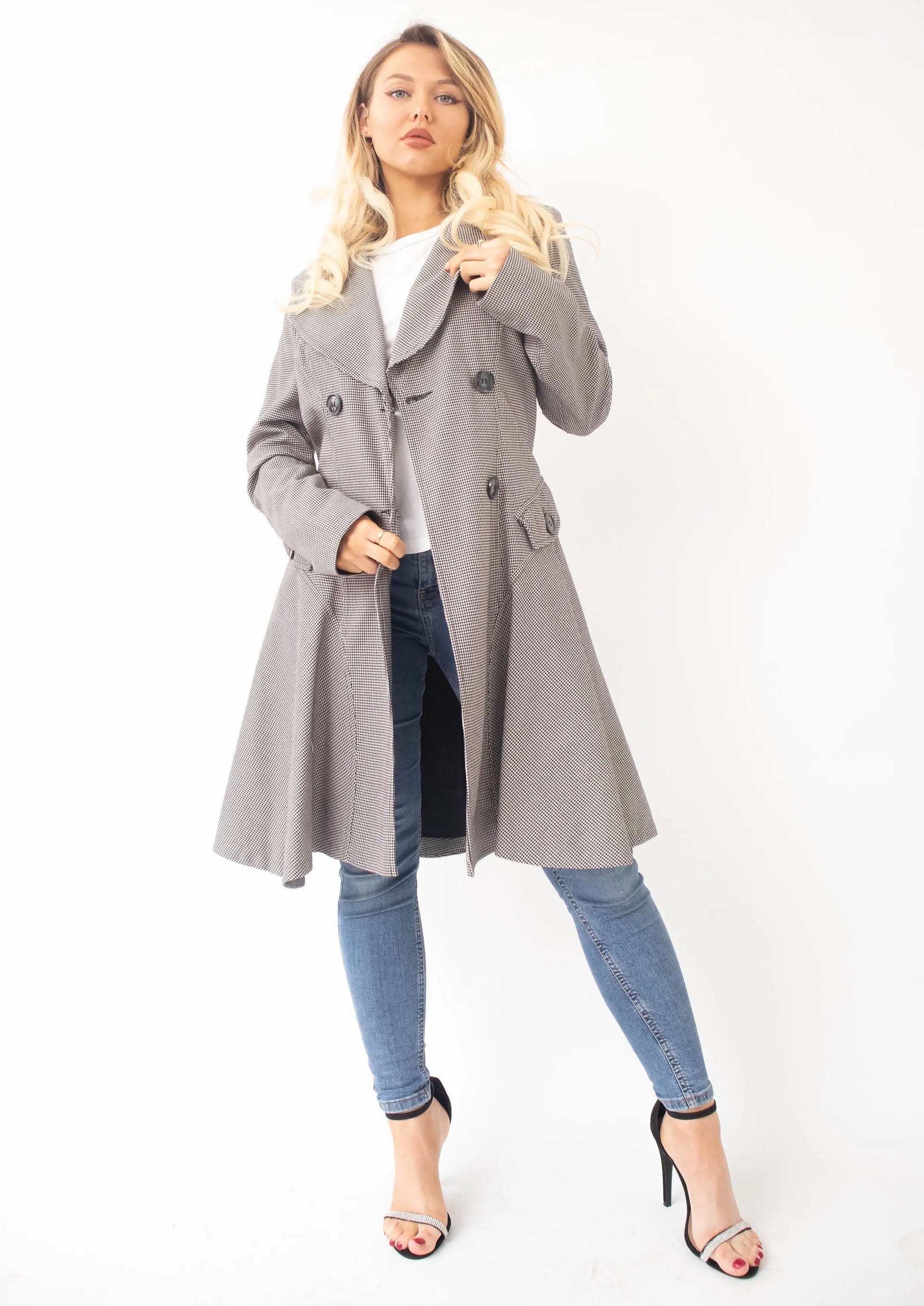 Vanessa Dogtooth Fit and Flare Mac Coat De La Creme
