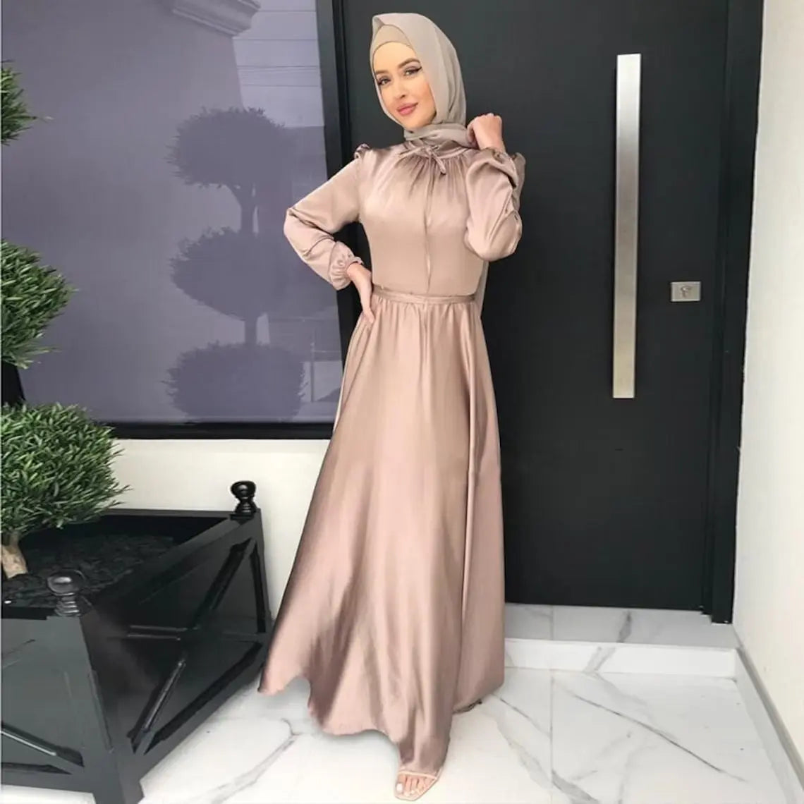 Modest Closed Dubai Abaya De La Creme